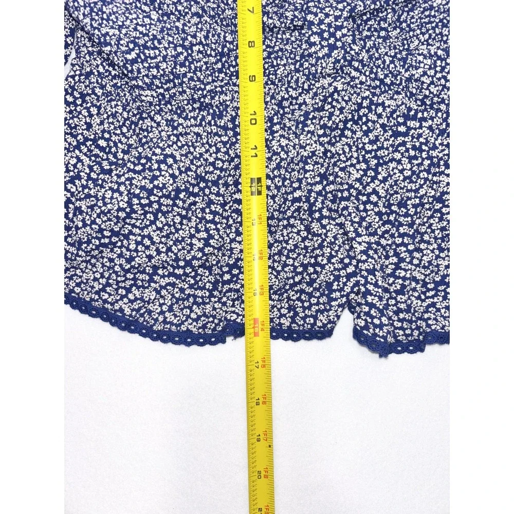 Free People Blouse Womens Large Blue Floral Off Shoulder Smocked Crop Top Boho - Picture 4 of 14